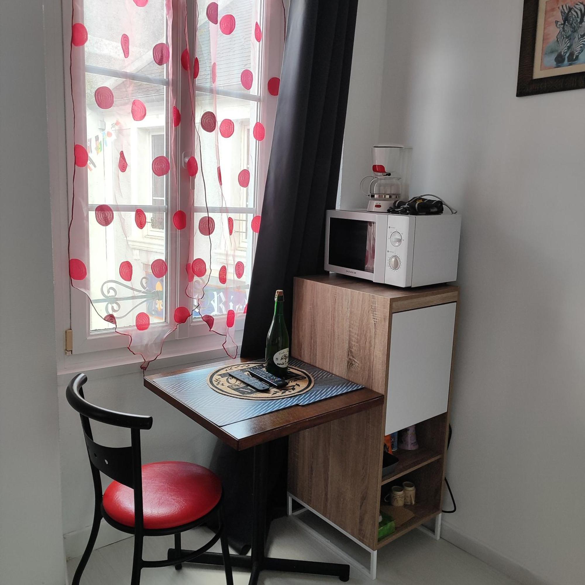 Gite Pour 6 Ou Chambre Pour 2 A Formigny Exterior foto